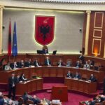 Ambasada Britanike në Shqipëri: Imuniteti parlamentar s’duhet të jetë pengesë për barazi para ligjit
