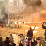 Përcillet në banesën e fundit parodisti I Vlorës, Mane Lumani/ Familjarët, miqtë dhe kolegët i japin lamtumirën e fundit