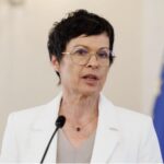 Irani hap plotësisht Ngushticën e Hormuzit, çmimi i naftës bie menjëherë në tregje