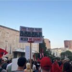 Infantino feston me Ronaldon, urimi special i numrit një të FIFA-s për “Mbretin” e ri të Botërorëve!