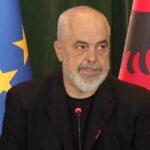 Analiza: Fushata serbe në Kosovë mes Kurtit, Vuçiçit, protestave në Serbi